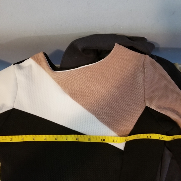 A'gaci agaci agaci long sleeve black tan & white color block dress w/ cut out - Picture 3 of 9